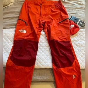The NorthFace Mountain Kit Futurelight Pant